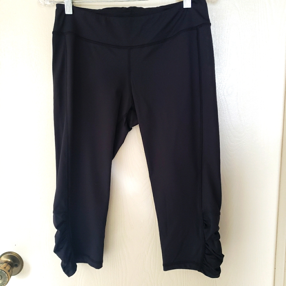 NWOT REI Cropped Ruched Leggings